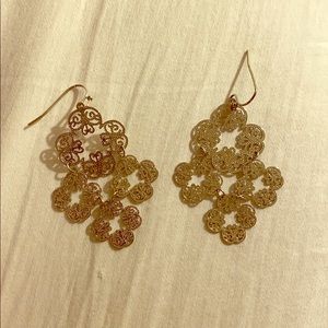 Silver stunning detail hanging earrings